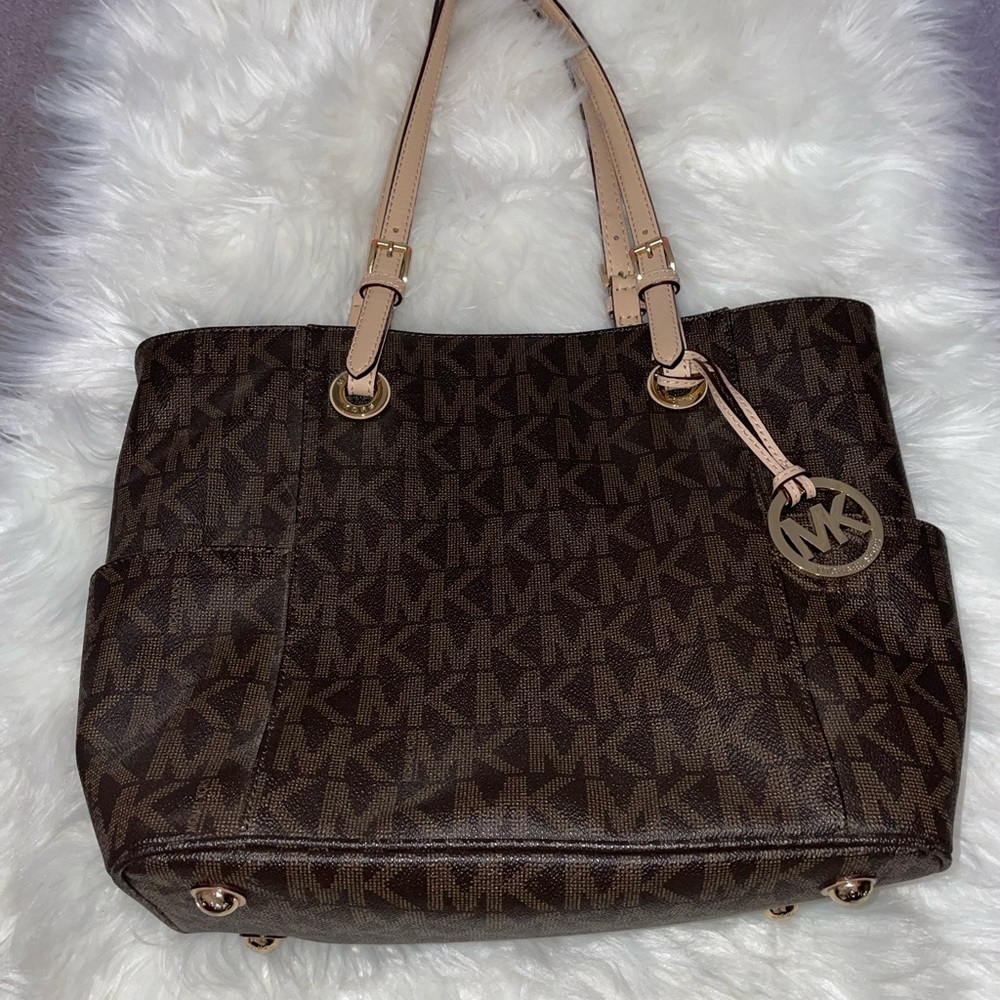 Michael Kora tote